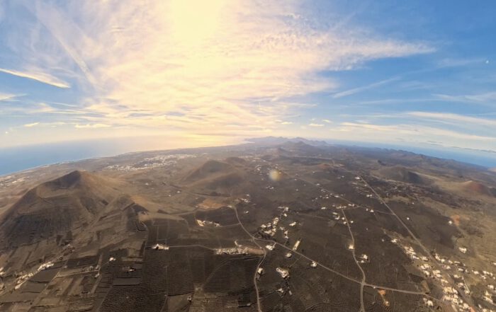 La Isla de 100 volcanes by Darren Brown